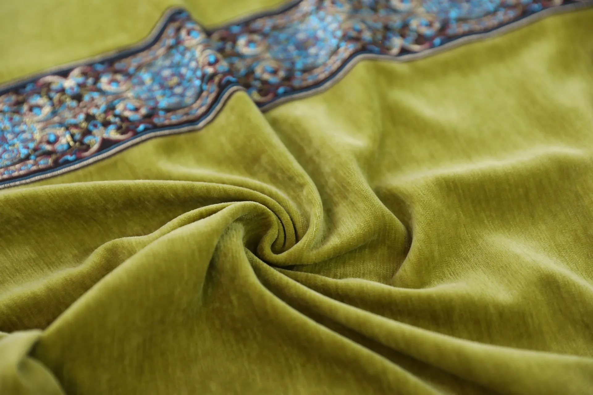 Embroidered Tablecloth Green Double-Sided Velvet Lace Rectangular Tablecloth