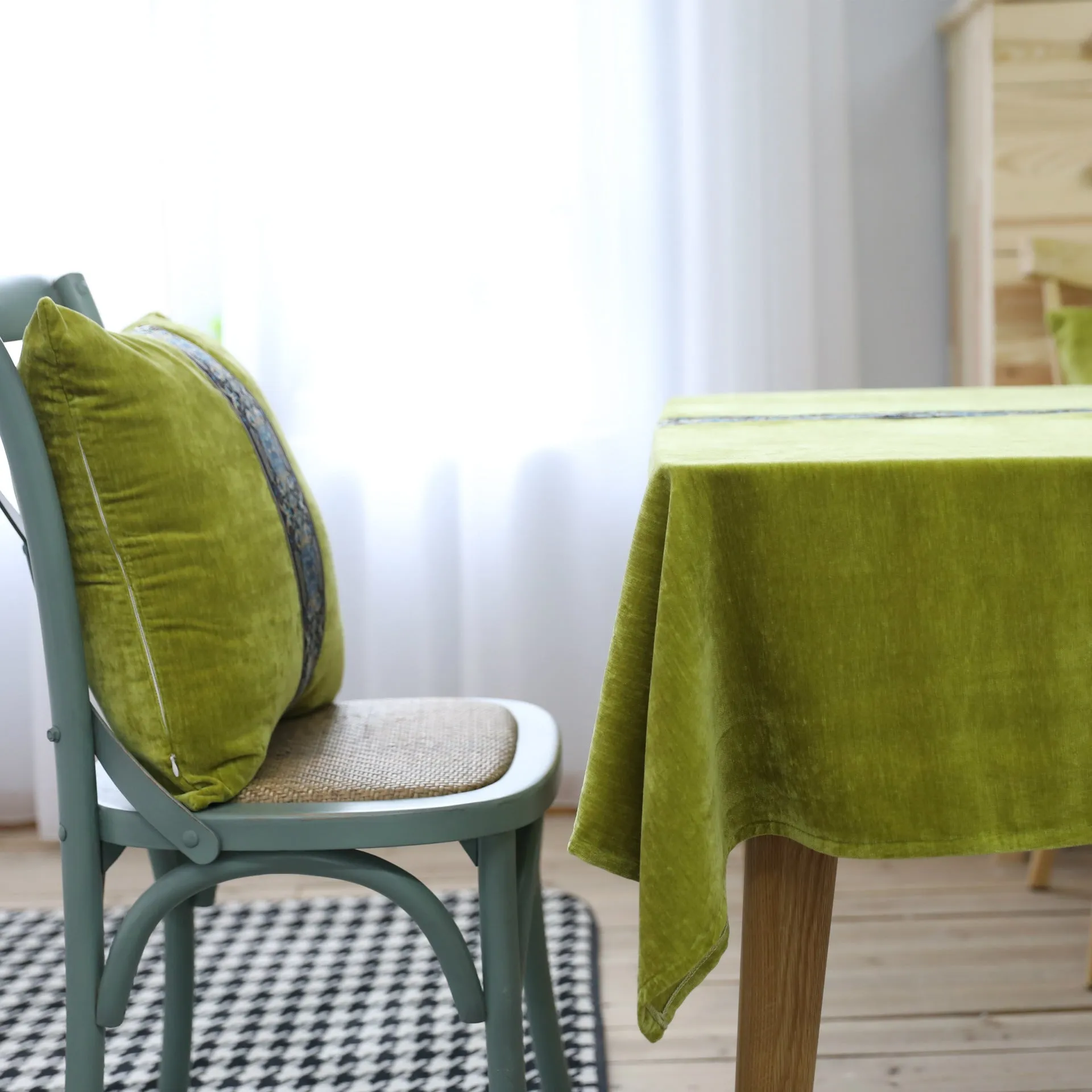 Embroidered Tablecloth Green Double-Sided Velvet Lace Rectangular Tablecloth