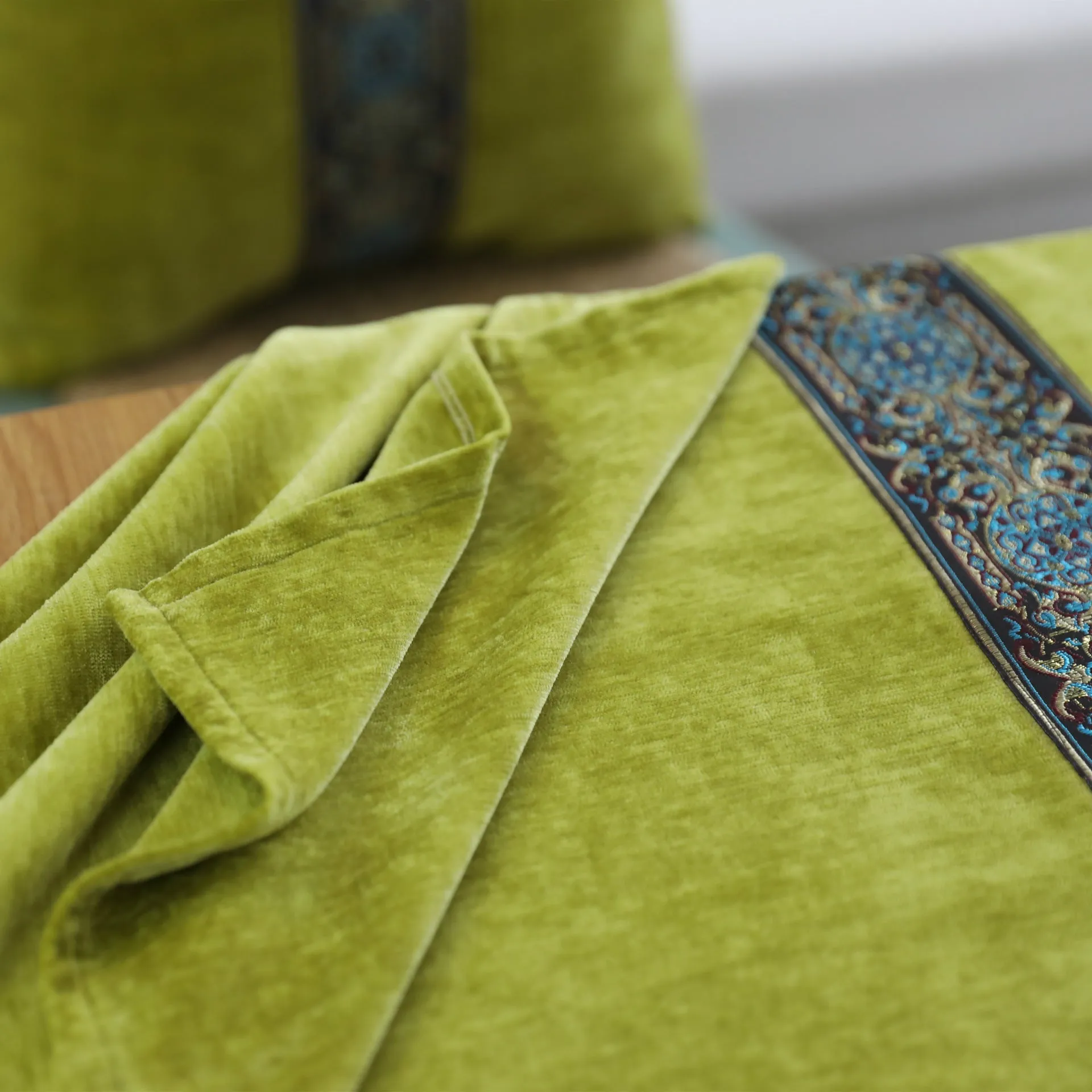 Embroidered Tablecloth Green Double-Sided Velvet Lace Rectangular Tablecloth