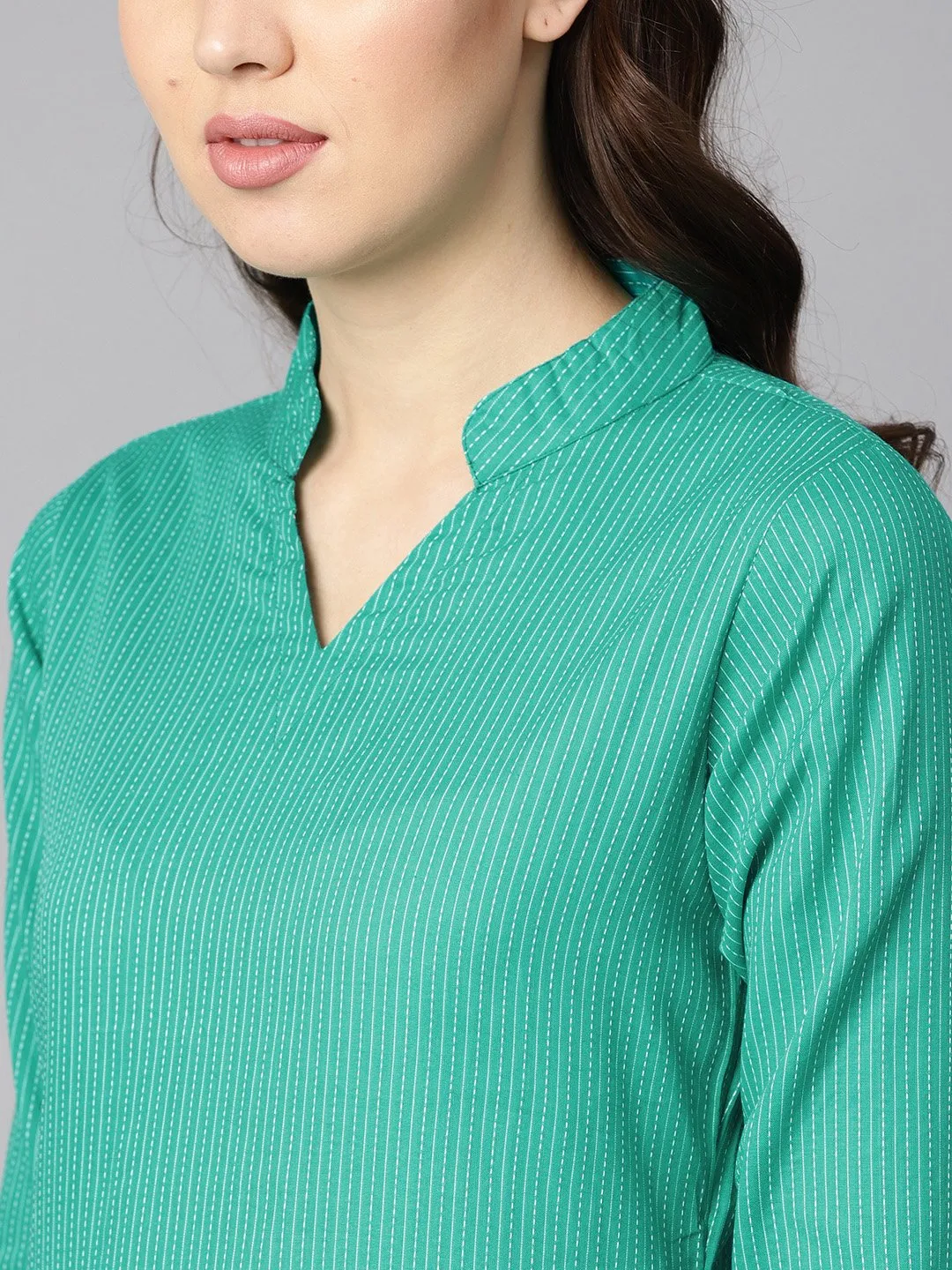 Solid Green Tagai-Work Straight Kurta With Detailing On The Cuff With White Straight Pants